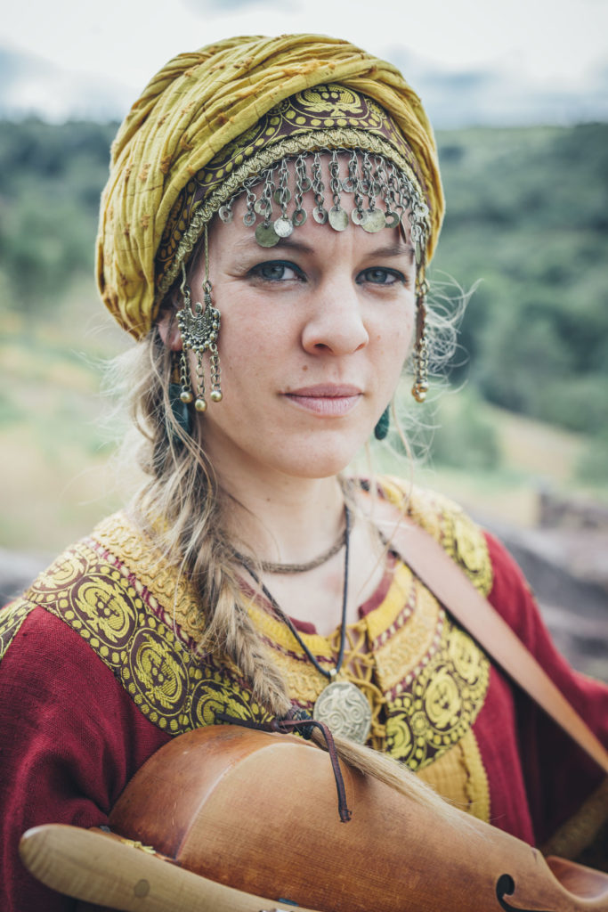 Marguerite Lersteau - Nyckelharpa - ©Louise Quignon